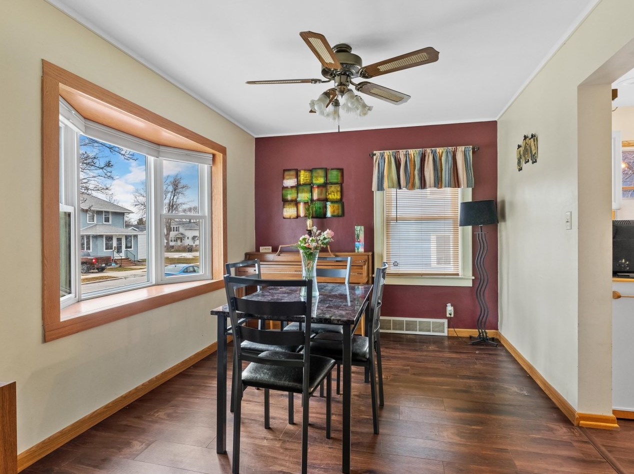 1707 20th St, Sheboygan WI  53081-2206 exterior