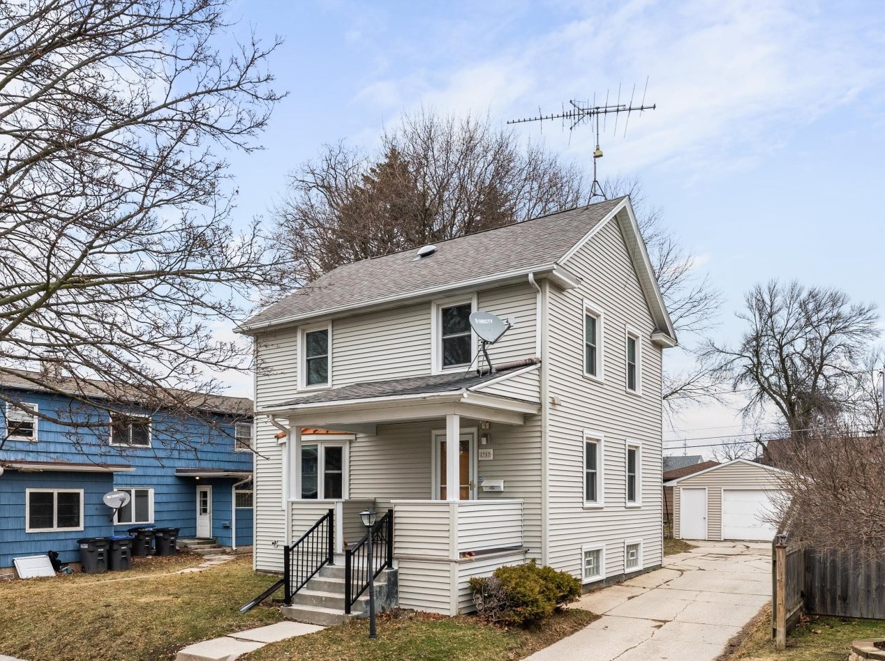 1707 20th St, Sheboygan WI  53081-2206 exterior