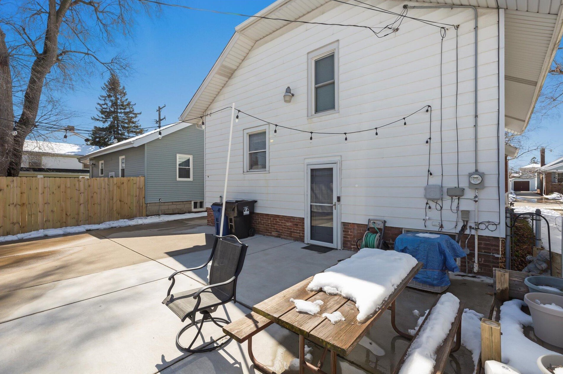 1133 Arthur Ave, Racine WI  53405-2902 exterior