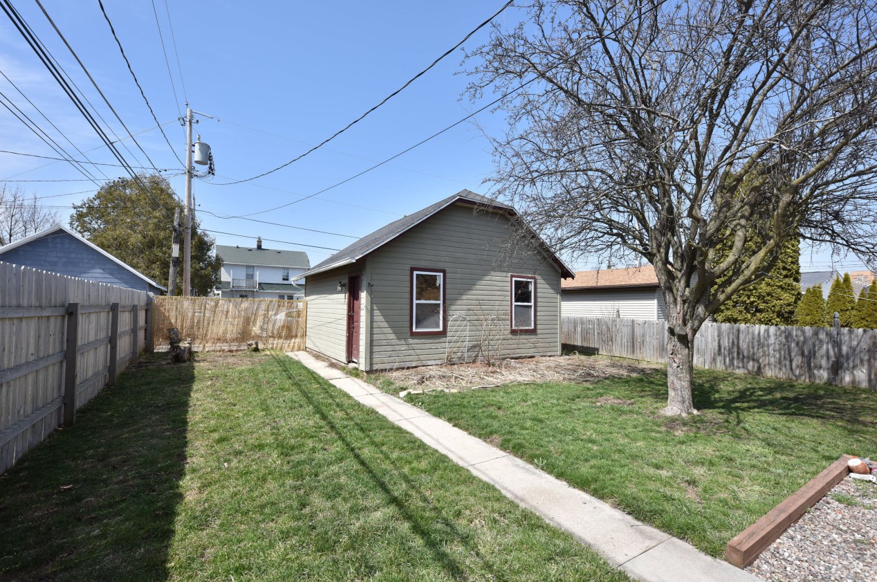 2514 12th St, Sheboygan WI  53083-4769 exterior