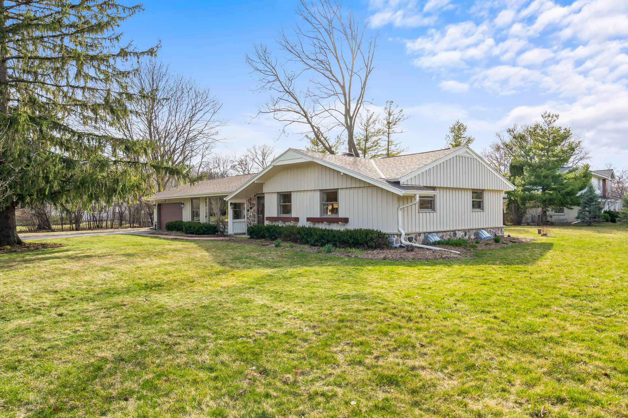 1625 Berkshire Dr, Elm Grove, WI 53122 MLS 1830428 Coldwell Banker