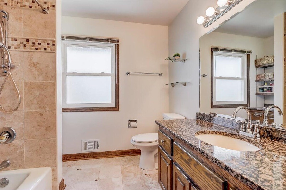 6441 Alberta Ct, Milwaukee WI  53217-4018 exterior