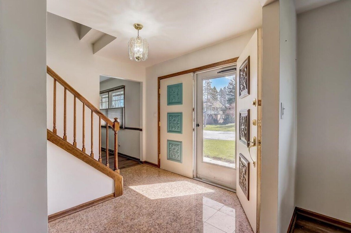 6441 Alberta Ct, Milwaukee WI  53217-4018 exterior