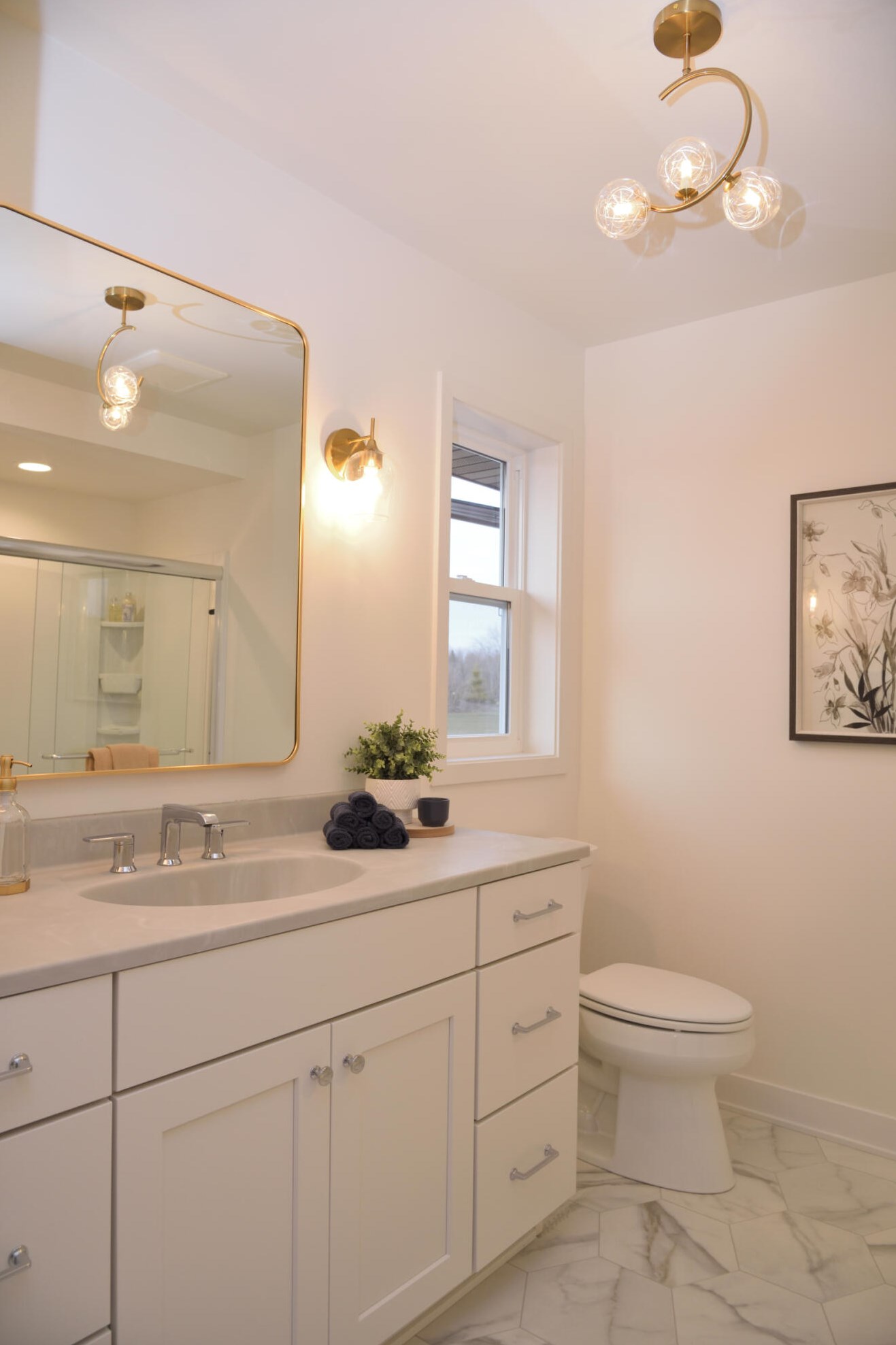 1920 Vincent Dr, Sheboygan WI  53081-8577 exterior