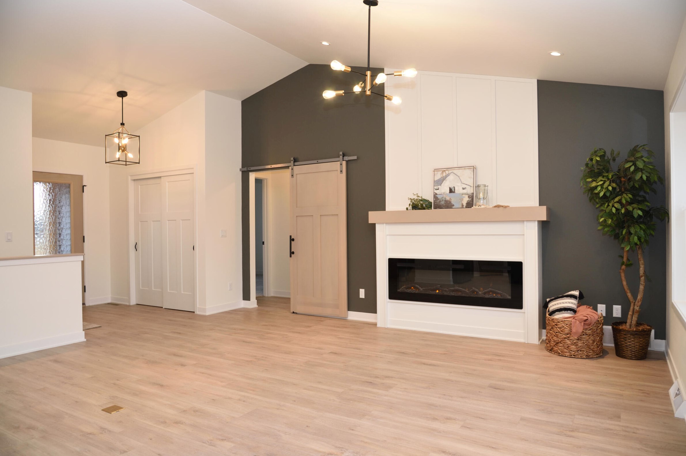 1920 Vincent Dr, Sheboygan WI  53081-8577 exterior