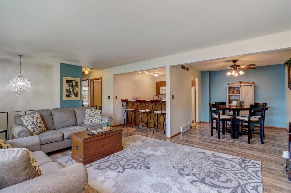 10210 Parkedge Cir, Hales Corners WI  53132-1234 exterior