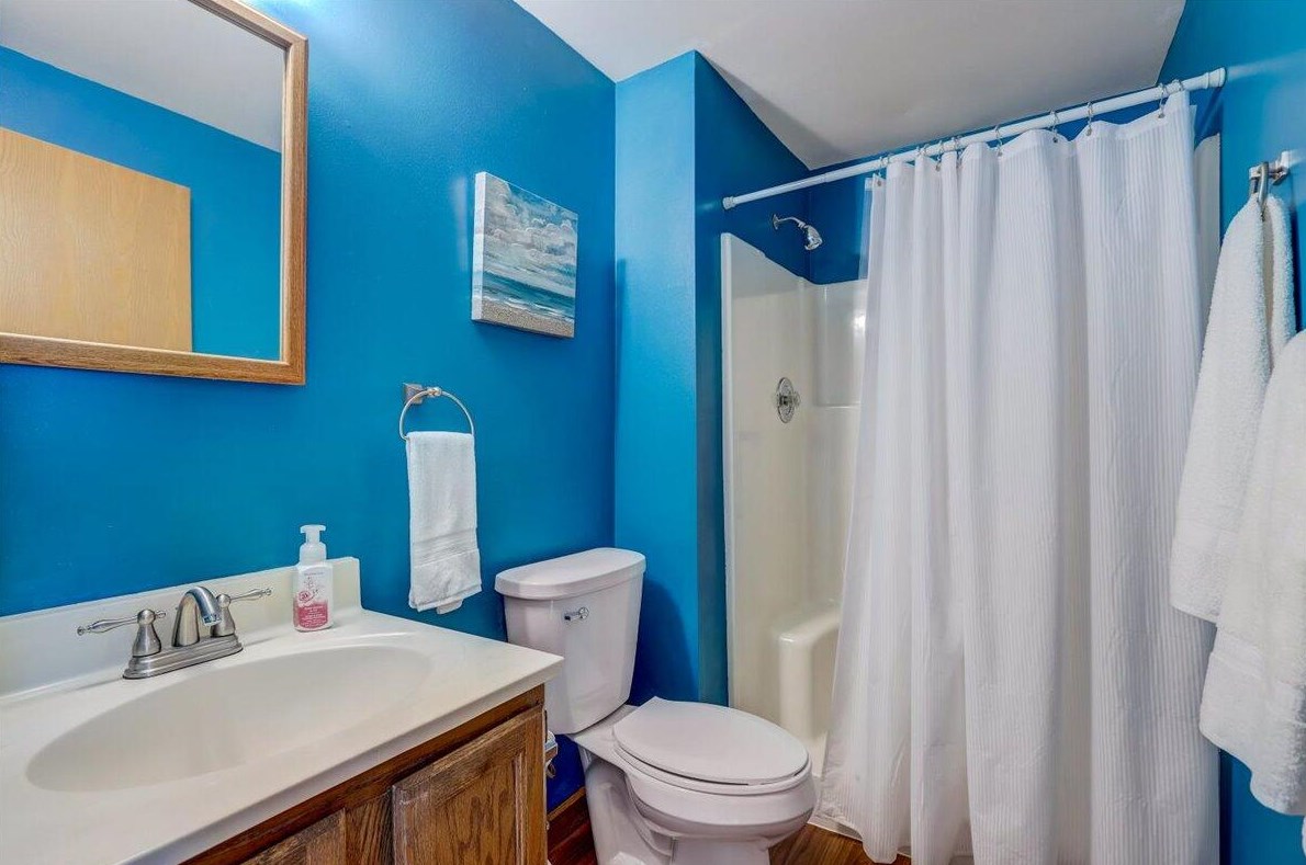 10210 Parkedge Cir, Hales Corners WI  53132-1234 exterior