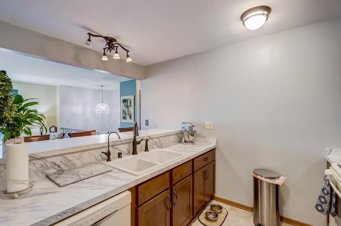 10210 Parkedge Cir, Hales Corners WI  53132-1234 exterior