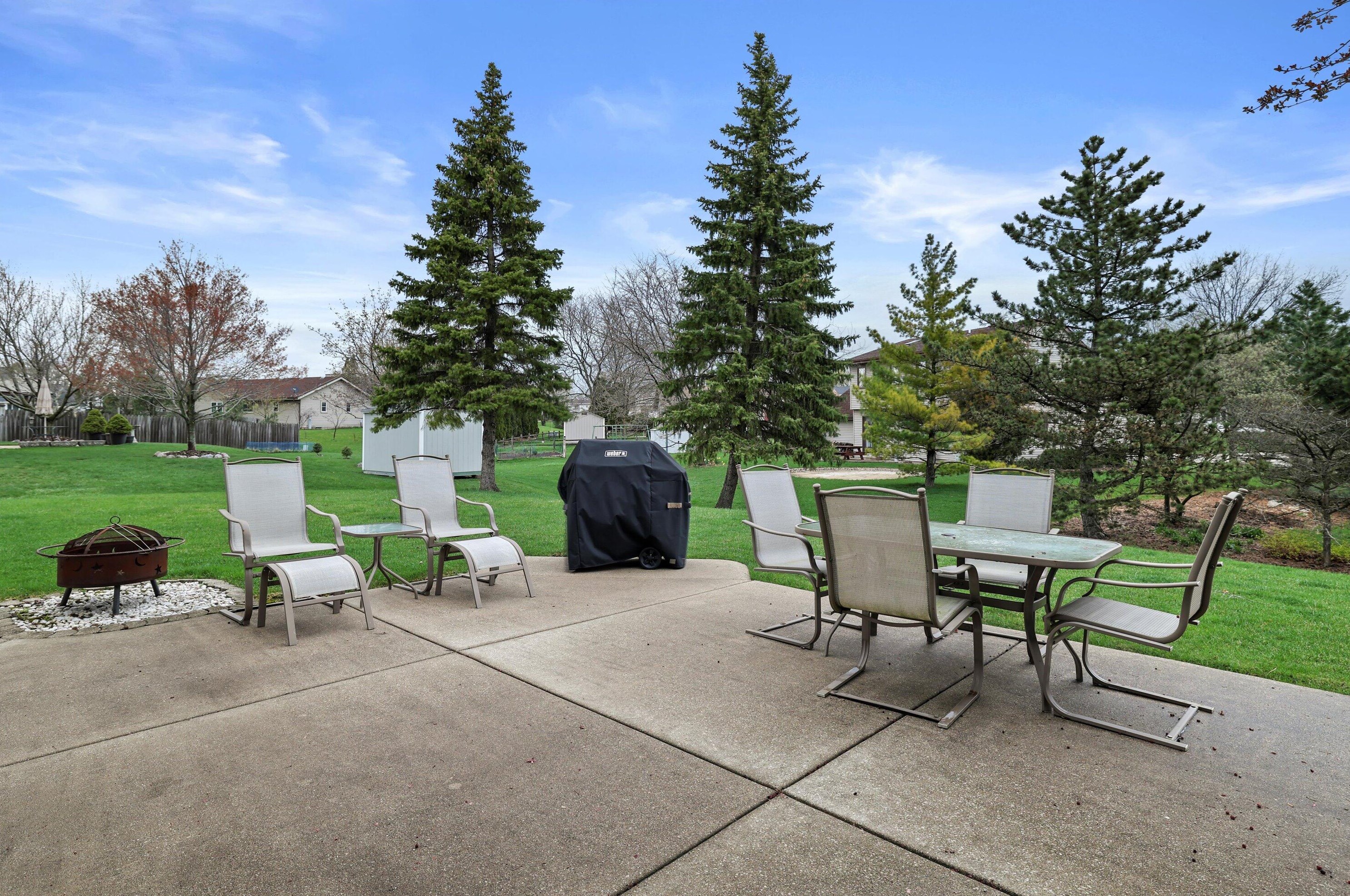 3978 Madison Blvd, Hales Corners WI  53132-9426 exterior