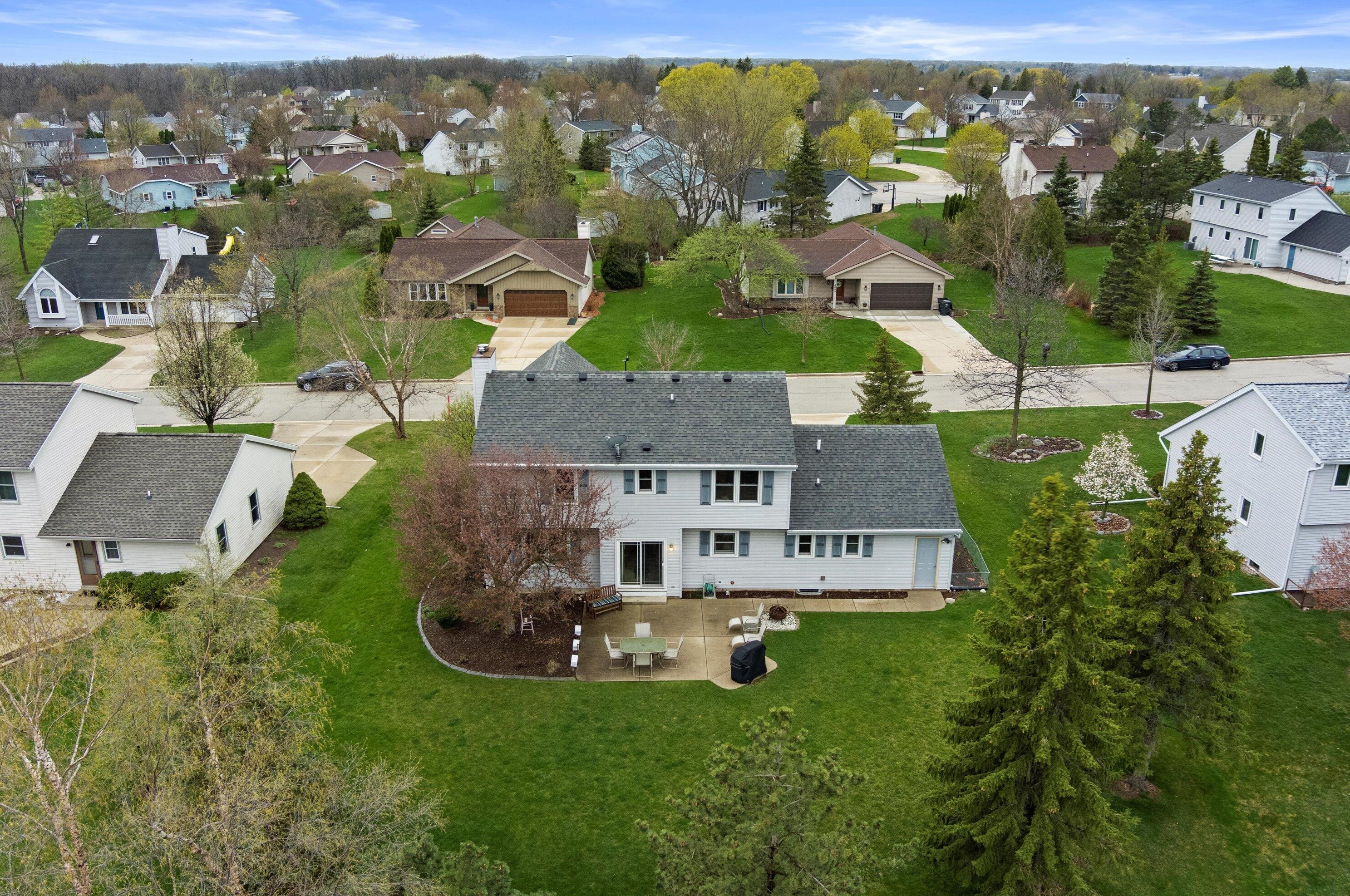 3978 Madison Blvd, Hales Corners WI  53132-9426 exterior