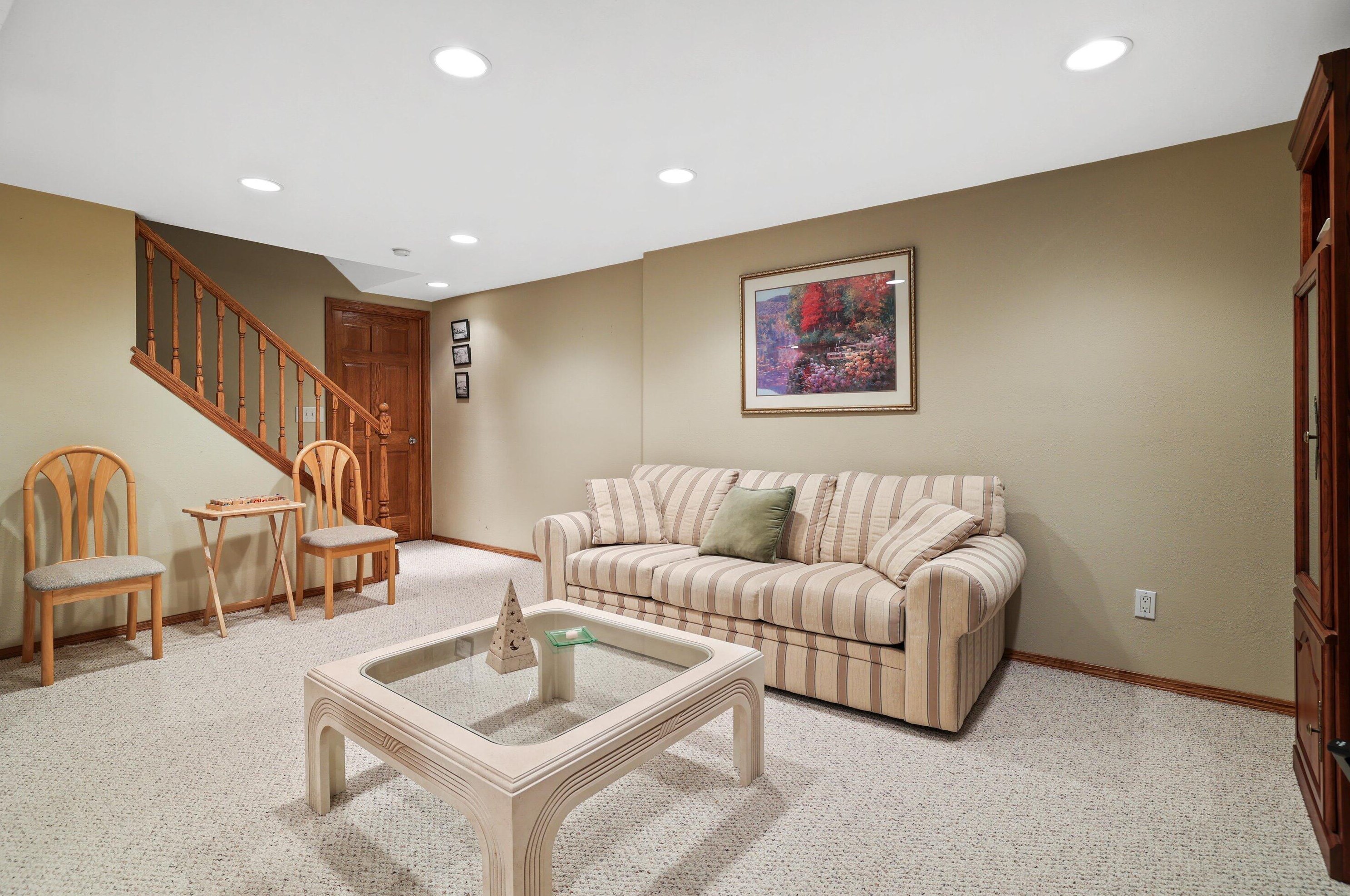 3978 Madison Blvd, Hales Corners WI  53132-9426 exterior