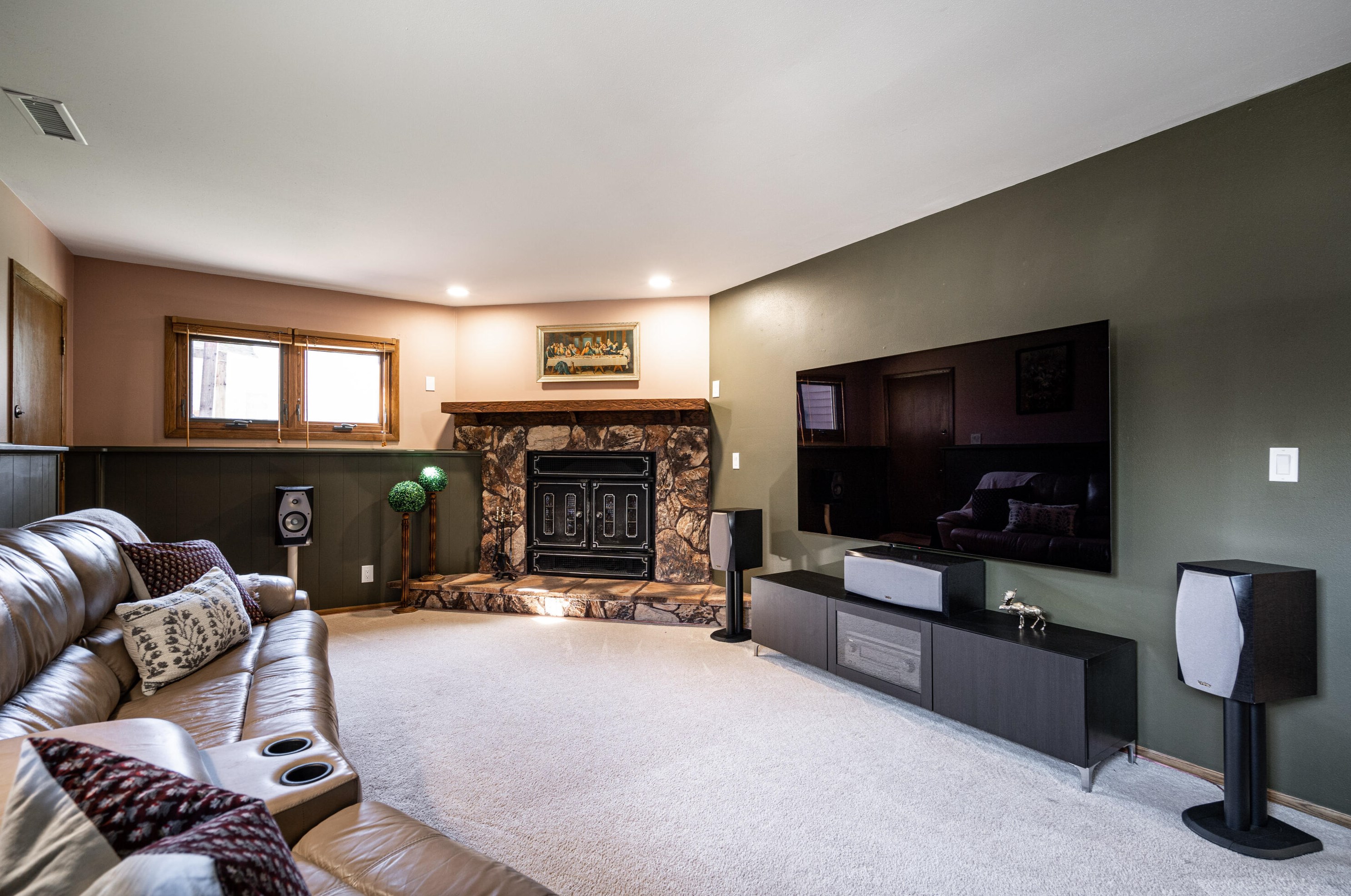 4028 Sharon Ln, Hales Corners WI  53132-9326 exterior