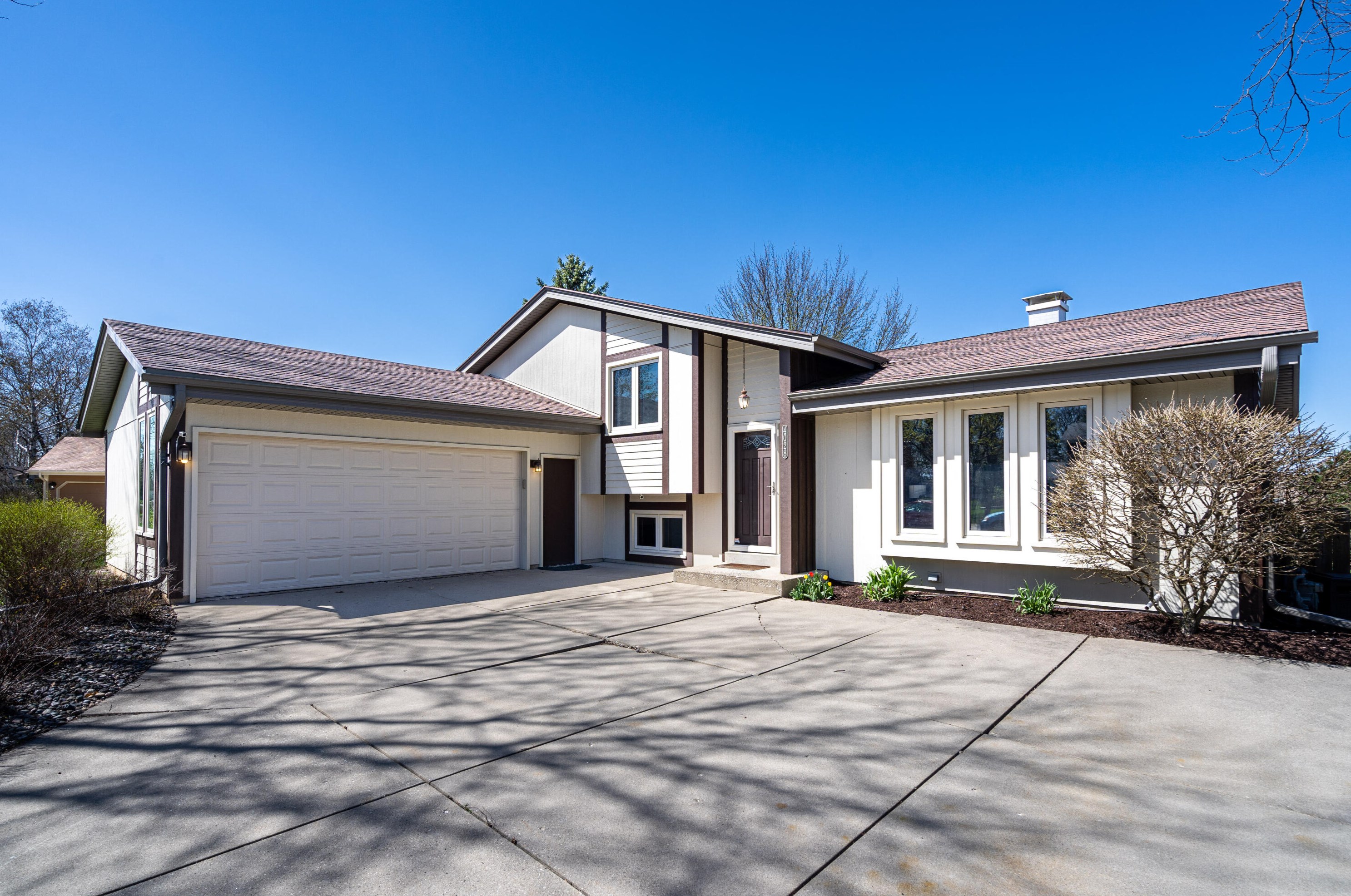 4028 Sharon Ln, Hales Corners WI  53132-9326 exterior