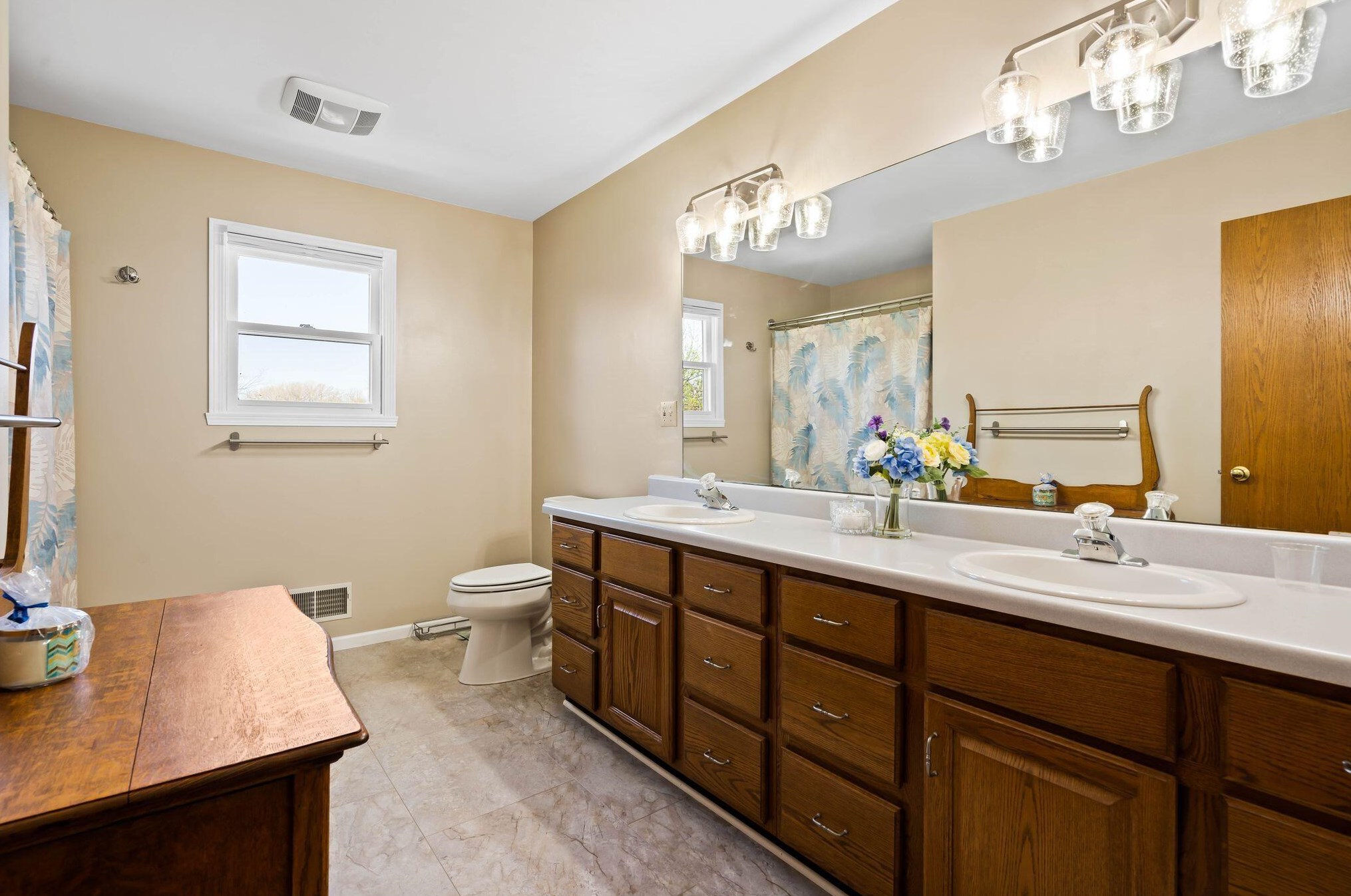 3800 Glencoe Dr, Racine WI  53403-9427 exterior