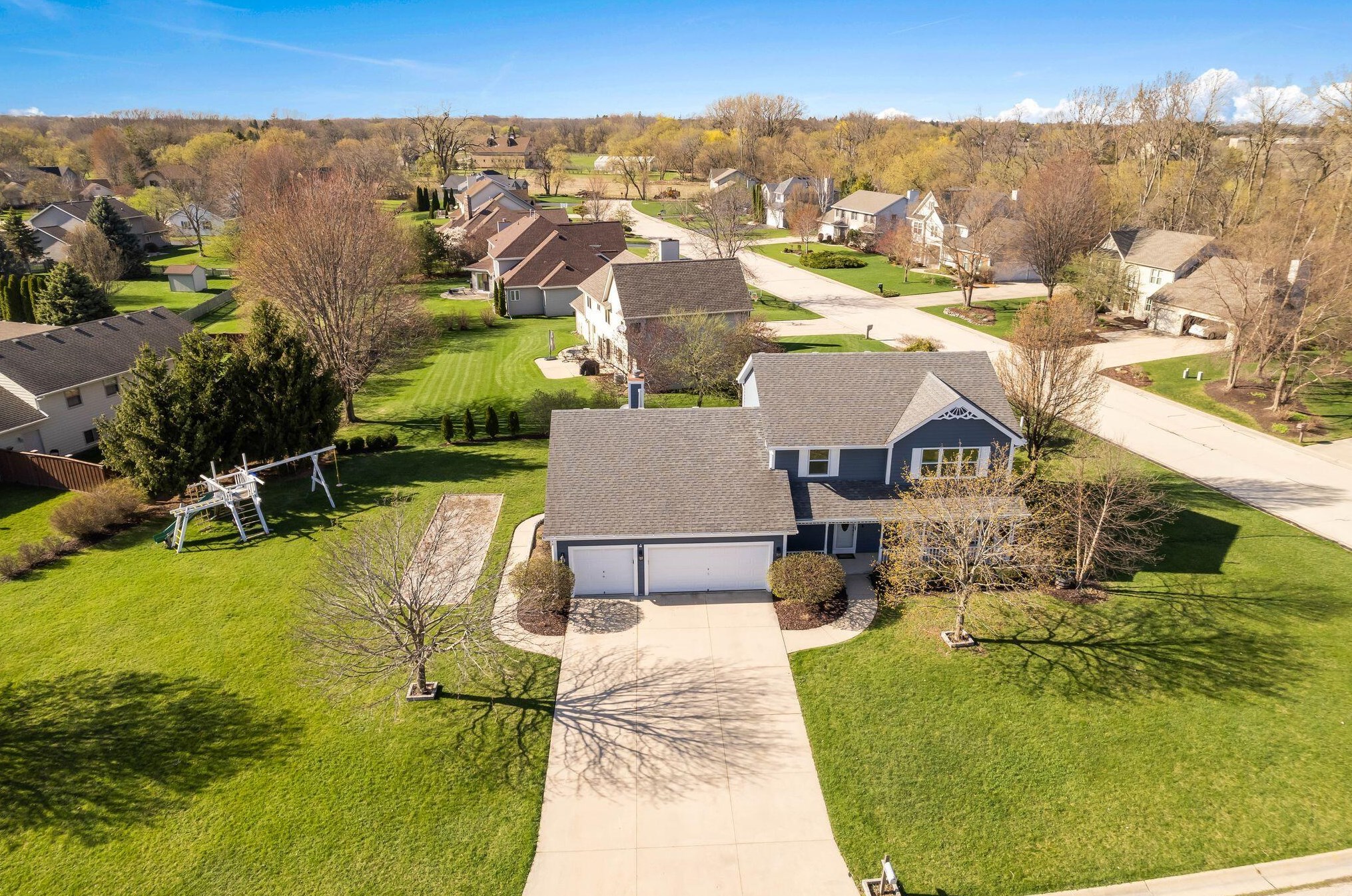 3800 Glencoe Dr, Racine WI  53403-9427 exterior