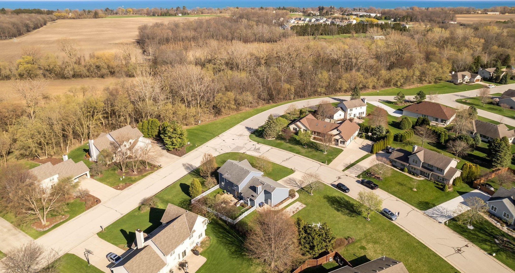 3800 Glencoe Dr, Racine WI  53403-9427 exterior