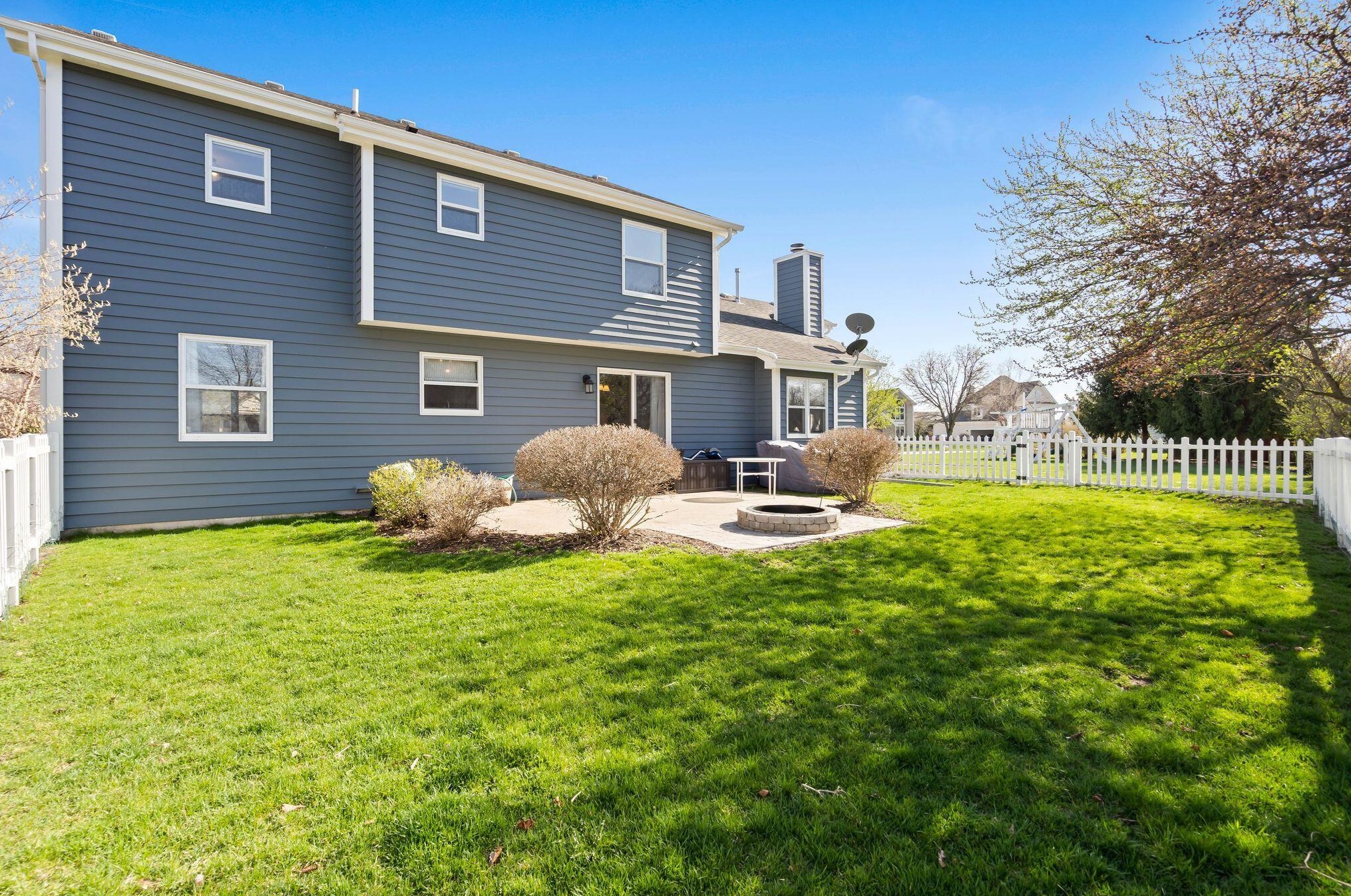 3800 Glencoe Dr, Racine WI  53403-9427 exterior