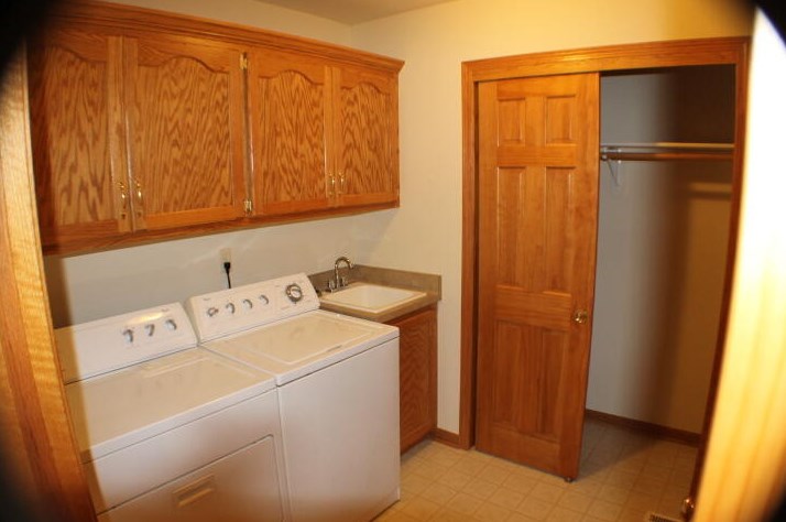 4221 Circle Dr, Racine WI  53405-1411 exterior