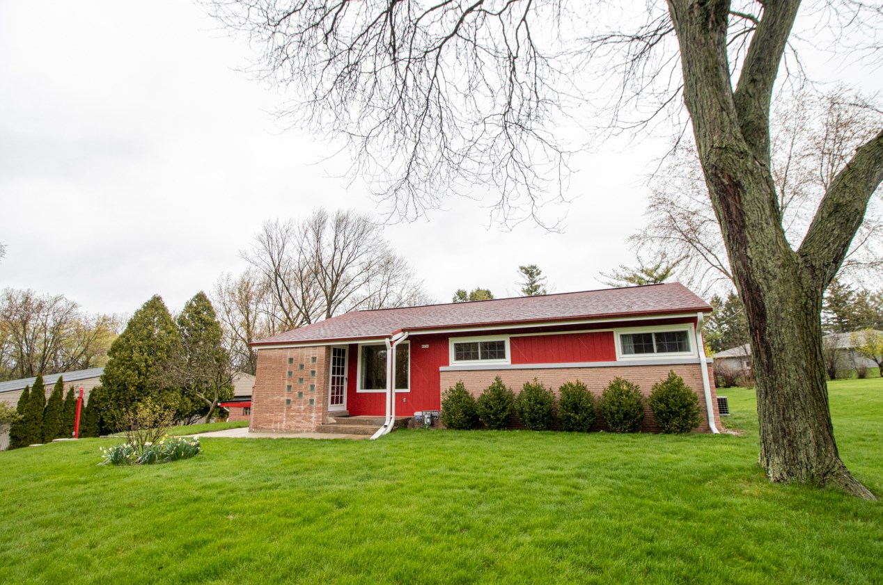 4150 143rd St, Brookfield WI  53005-1104 exterior