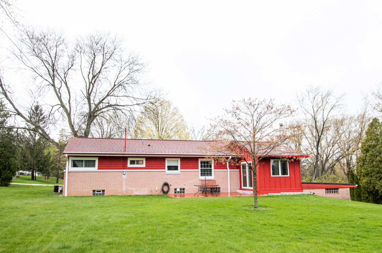 4150 143rd St, Brookfield WI  53005-1104 exterior