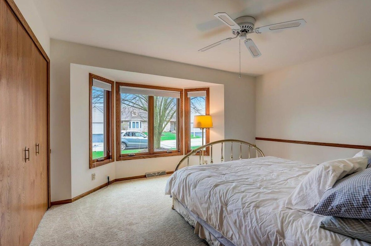 960 Lansdowne Ct, Brookfield WI  53045-4460 exterior