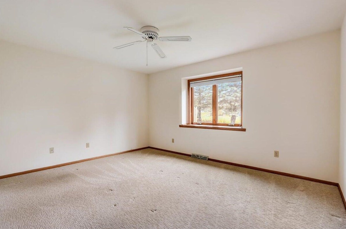 960 Lansdowne Ct, Brookfield WI  53045-4460 exterior