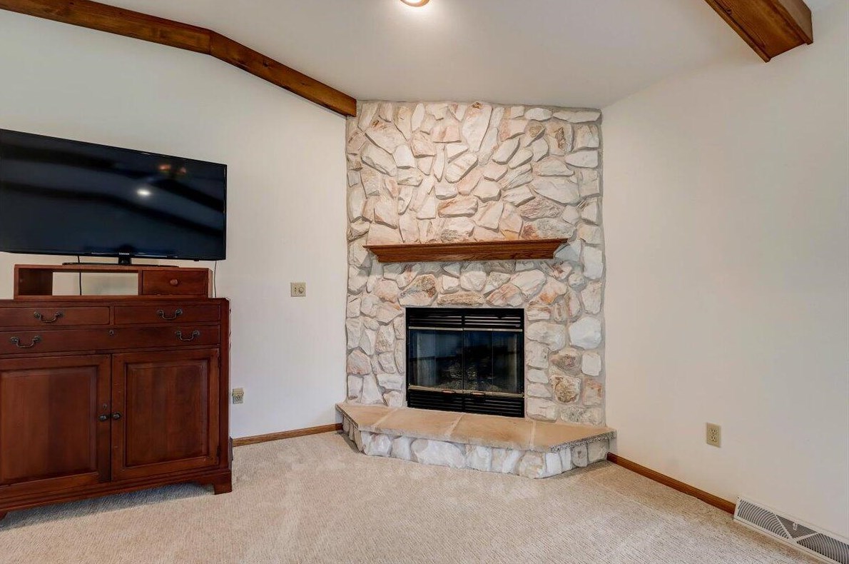 960 Lansdowne Ct, Brookfield WI  53045-4460 exterior