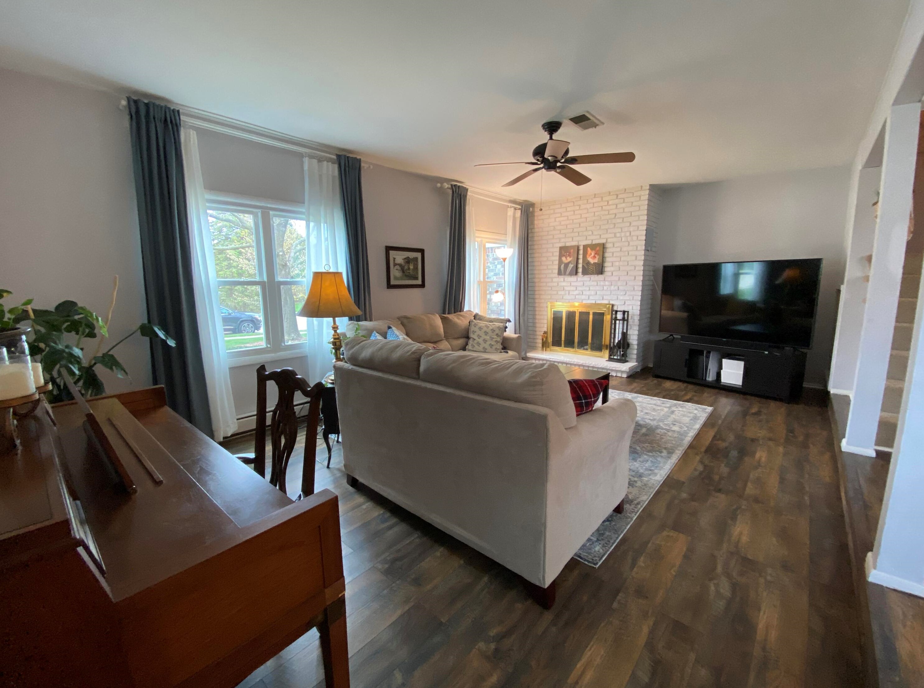 2033 Chateau Ct, Grafton WI  53024-2519 exterior