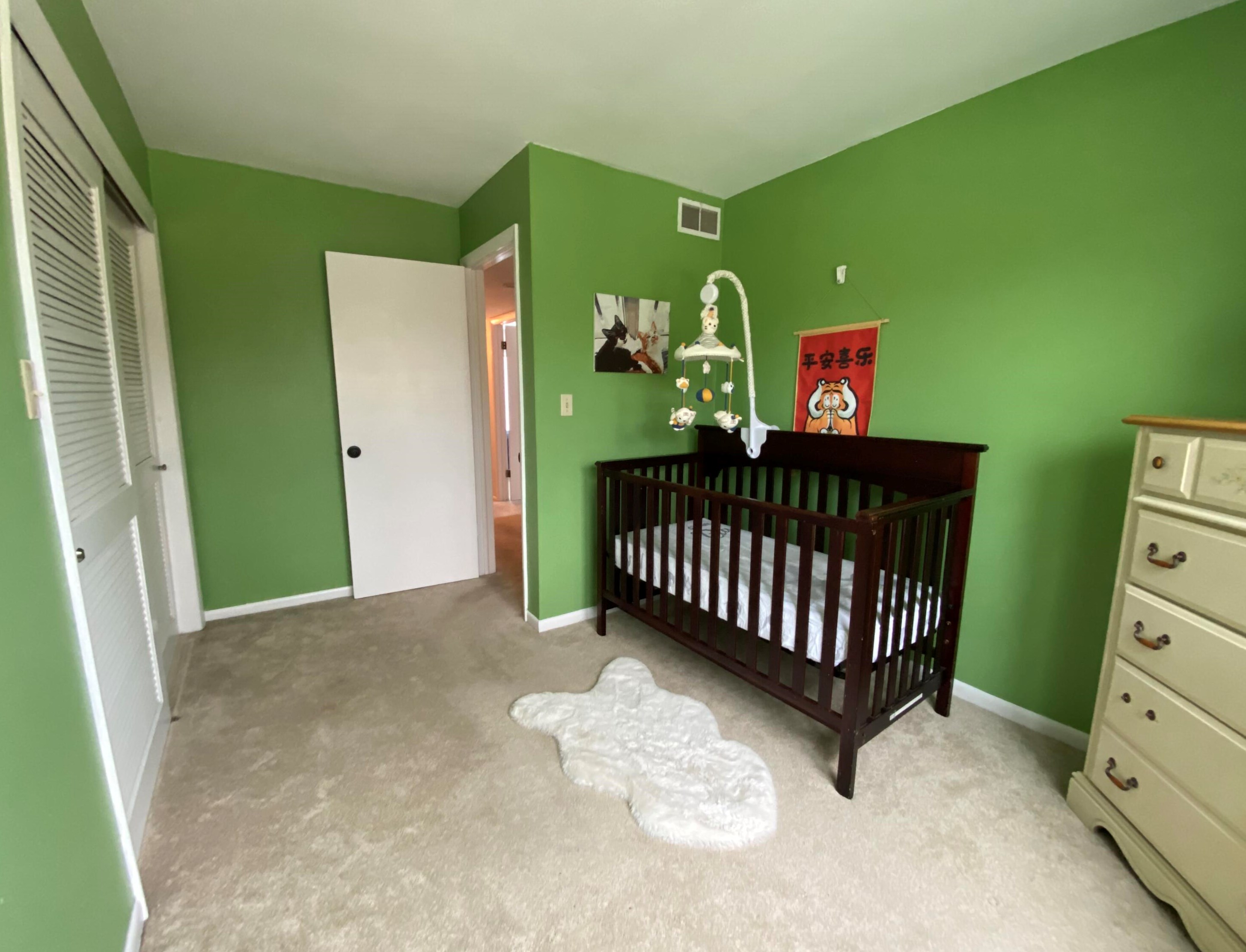 2033 Chateau Ct, Grafton WI  53024-2519 exterior