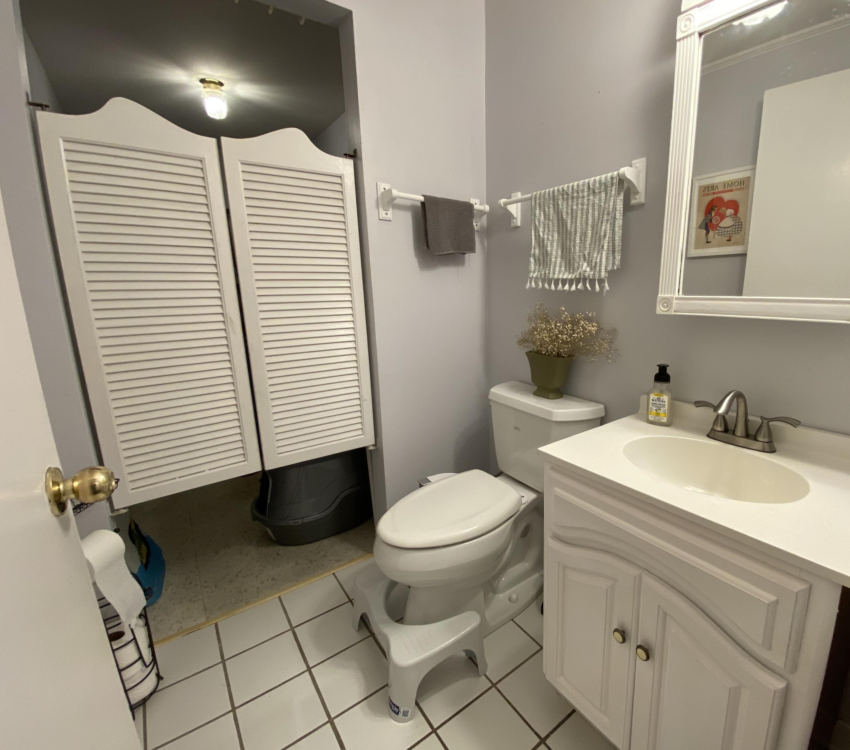 2033 Chateau Ct, Grafton WI  53024-2519 exterior