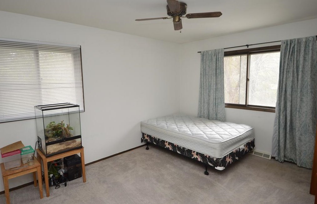 3800 Turnwood Dr, Richfield WI  53076-9633 exterior