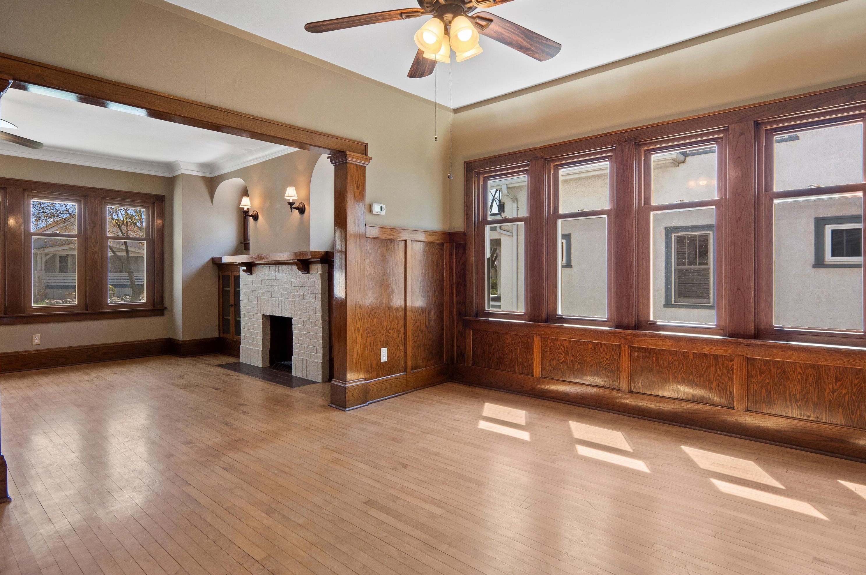 4311 Murray Ave, Milwaukee WI  53211-1642 exterior