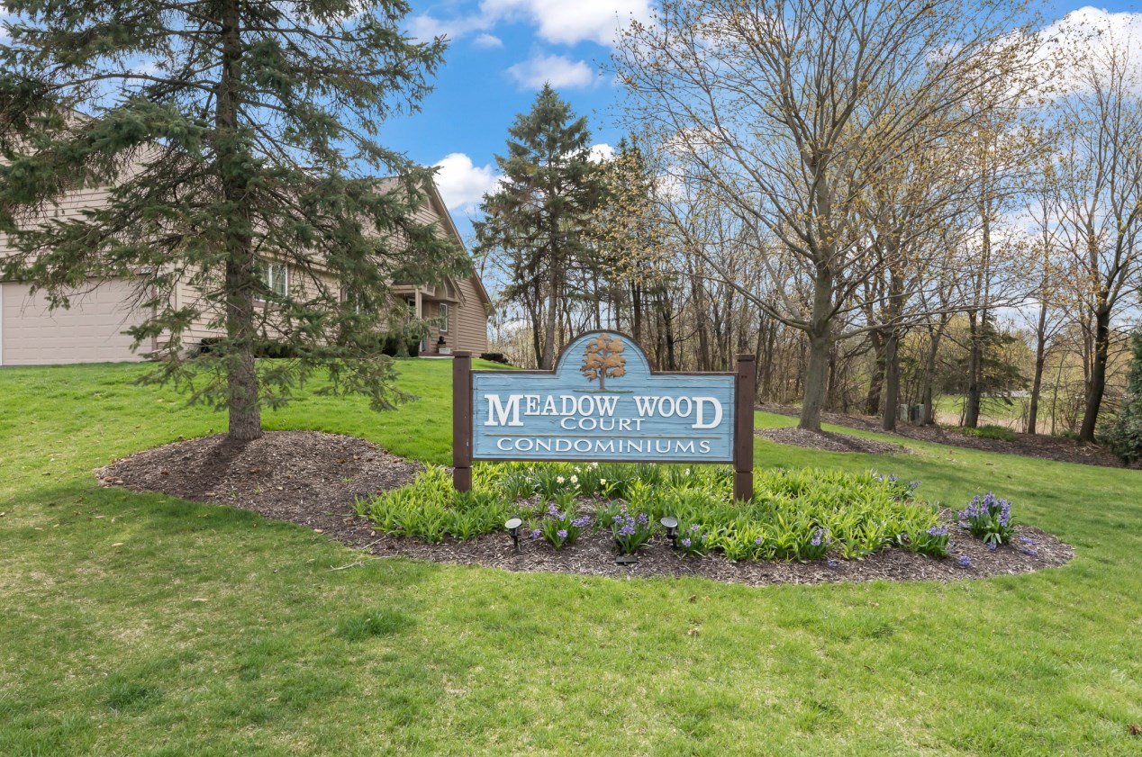 17515 Emily Ann Ct, Brookfield WI  53045-2074 exterior