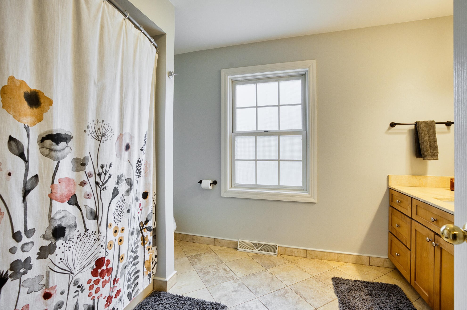 1004 Cobblestone Dr, Sheboygan WI  53083-5703 exterior