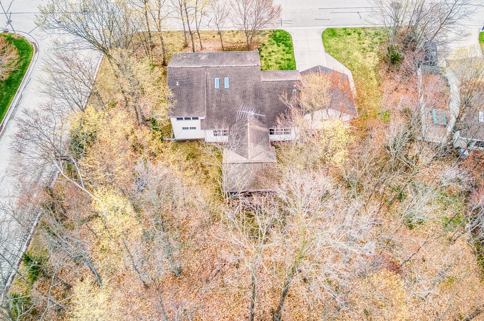 1004 Cobblestone Dr, Sheboygan WI  53083-5703 exterior