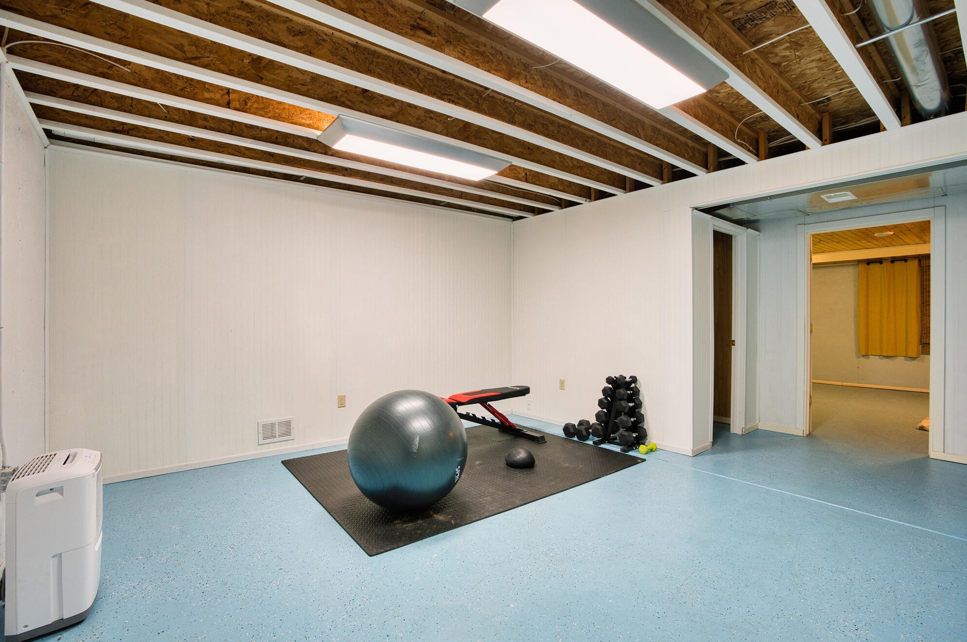 1004 Cobblestone Dr, Sheboygan WI  53083-5703 exterior