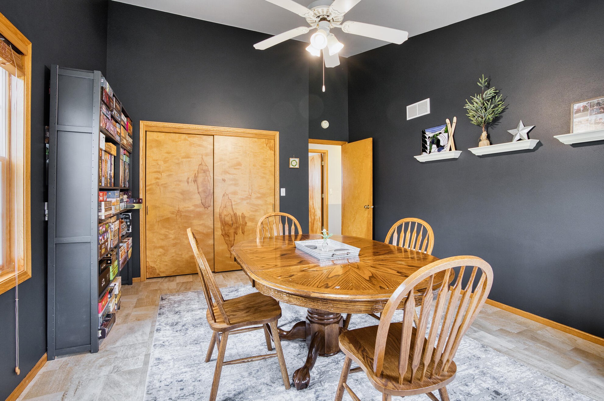 1004 Cobblestone Dr, Sheboygan WI  53083-5703 exterior