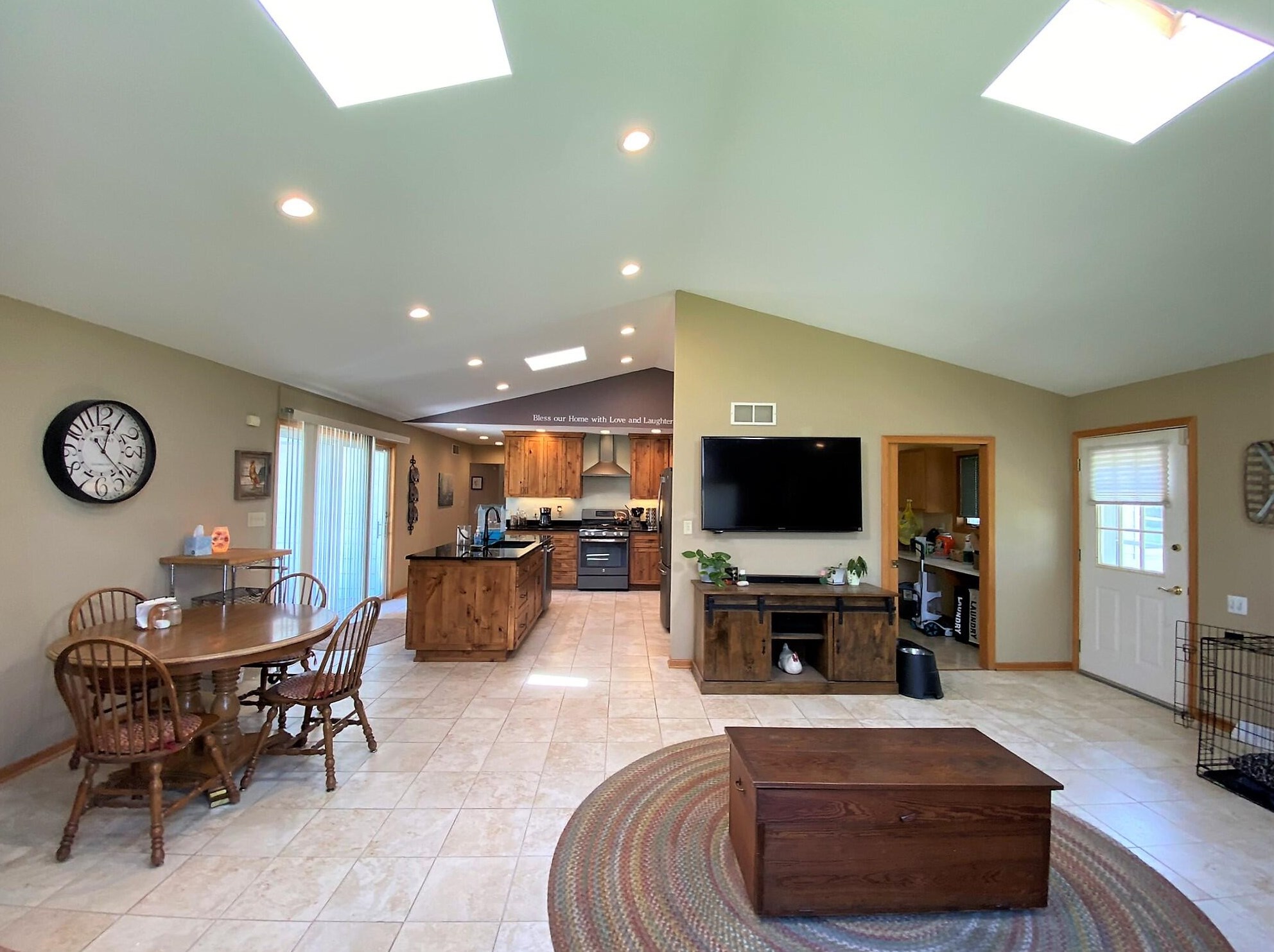 12134 Belmar Dr, Hales Corners WI  53132-1030 exterior