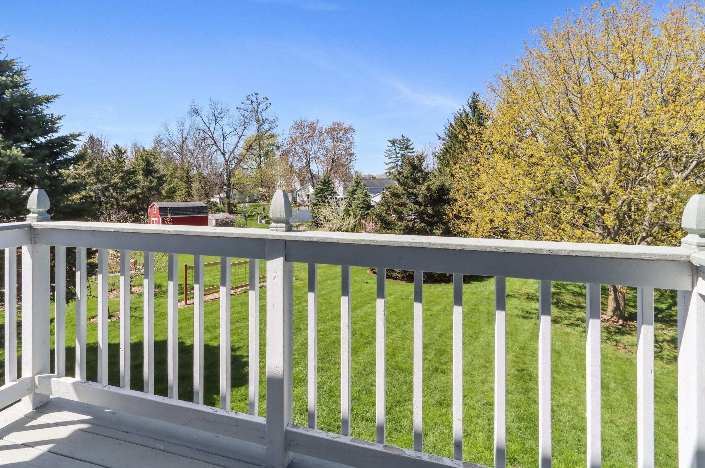 1475 Creek Side Dr, Lyons WI  53105-8217 exterior