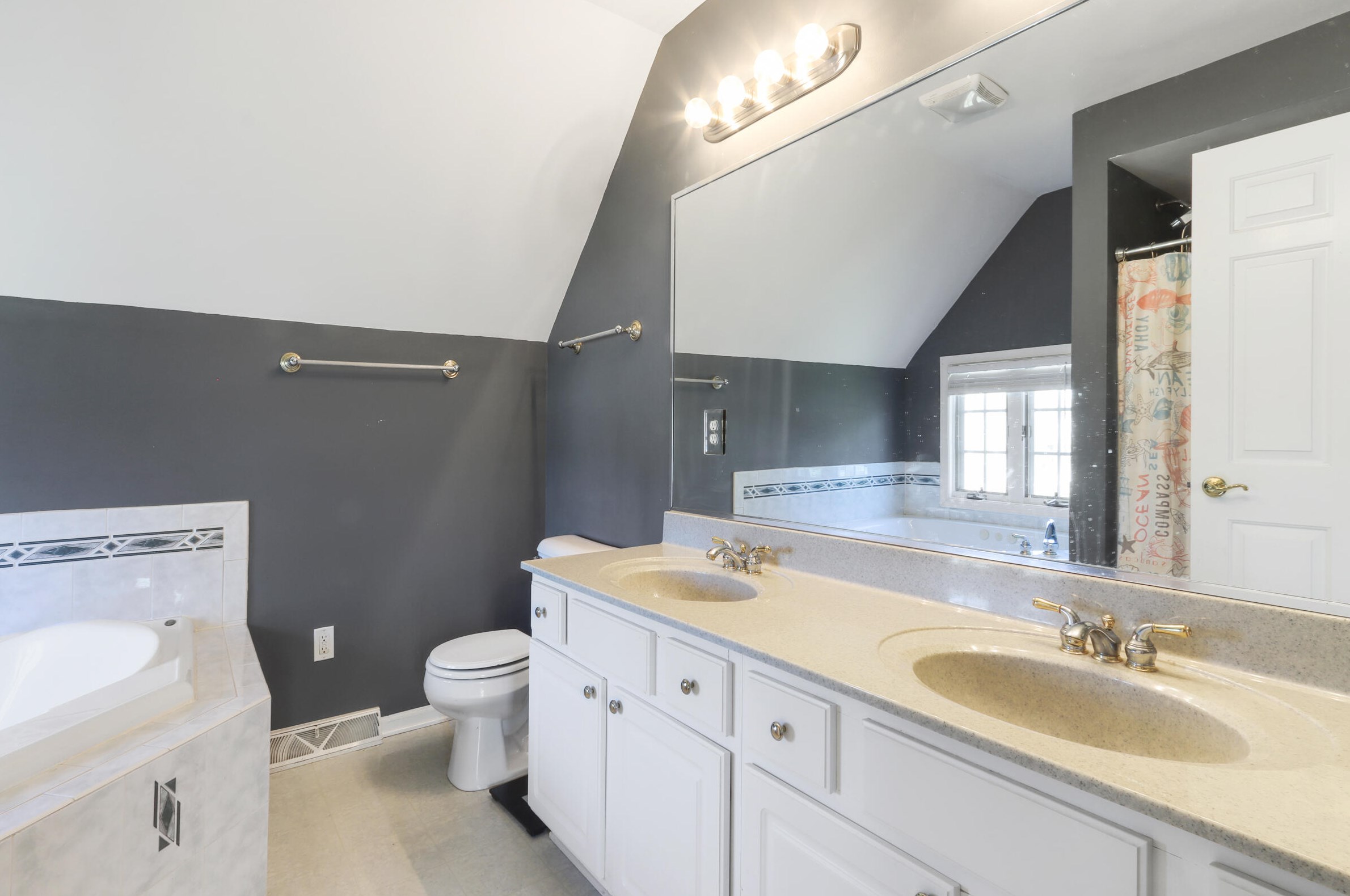 1475 Creek Side Dr, Lyons WI  53105-8217 exterior