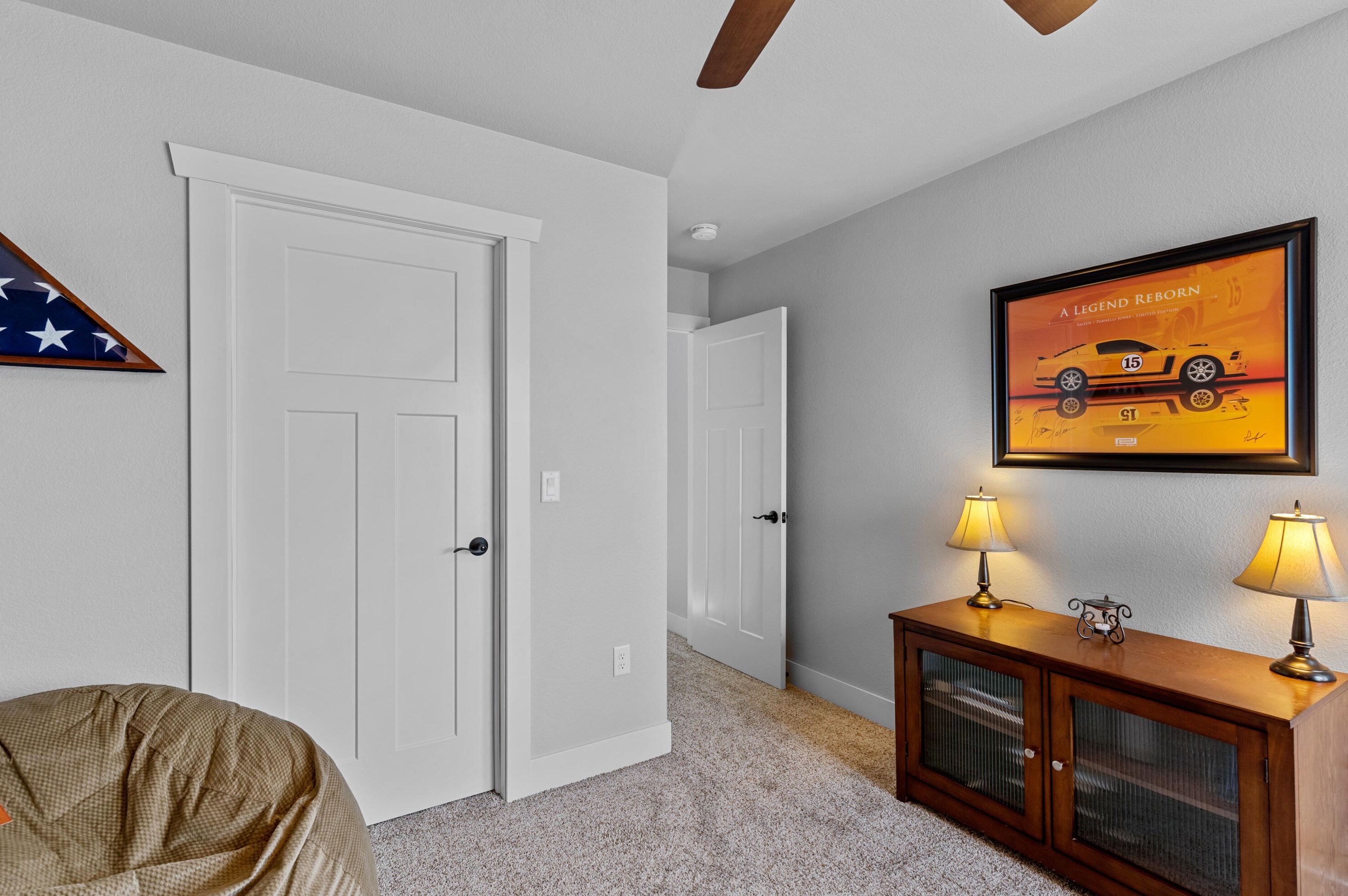 1407 Red Oak Dr, Hartford WI  53027-8722 exterior