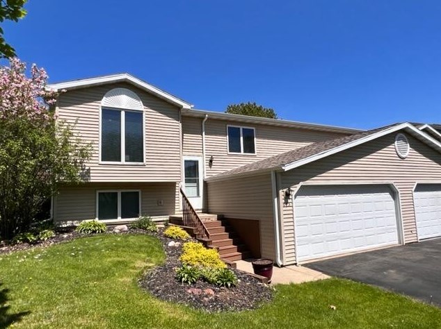 675 Blackhawk Dr, Fort Atkinson WI  53538-3020 exterior