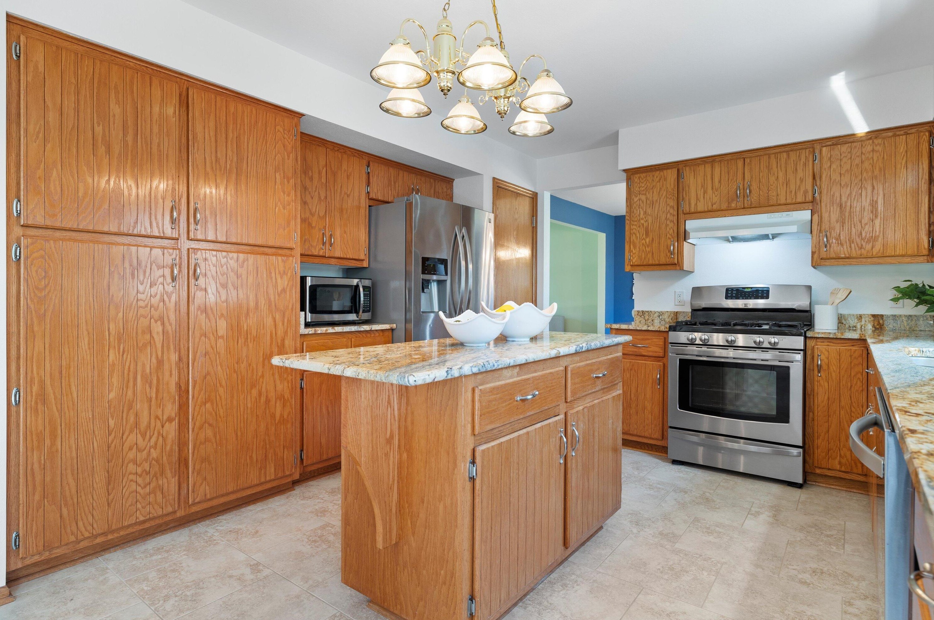 7835 Briarwood Dr, Hales Corners WI  53132-8843 exterior