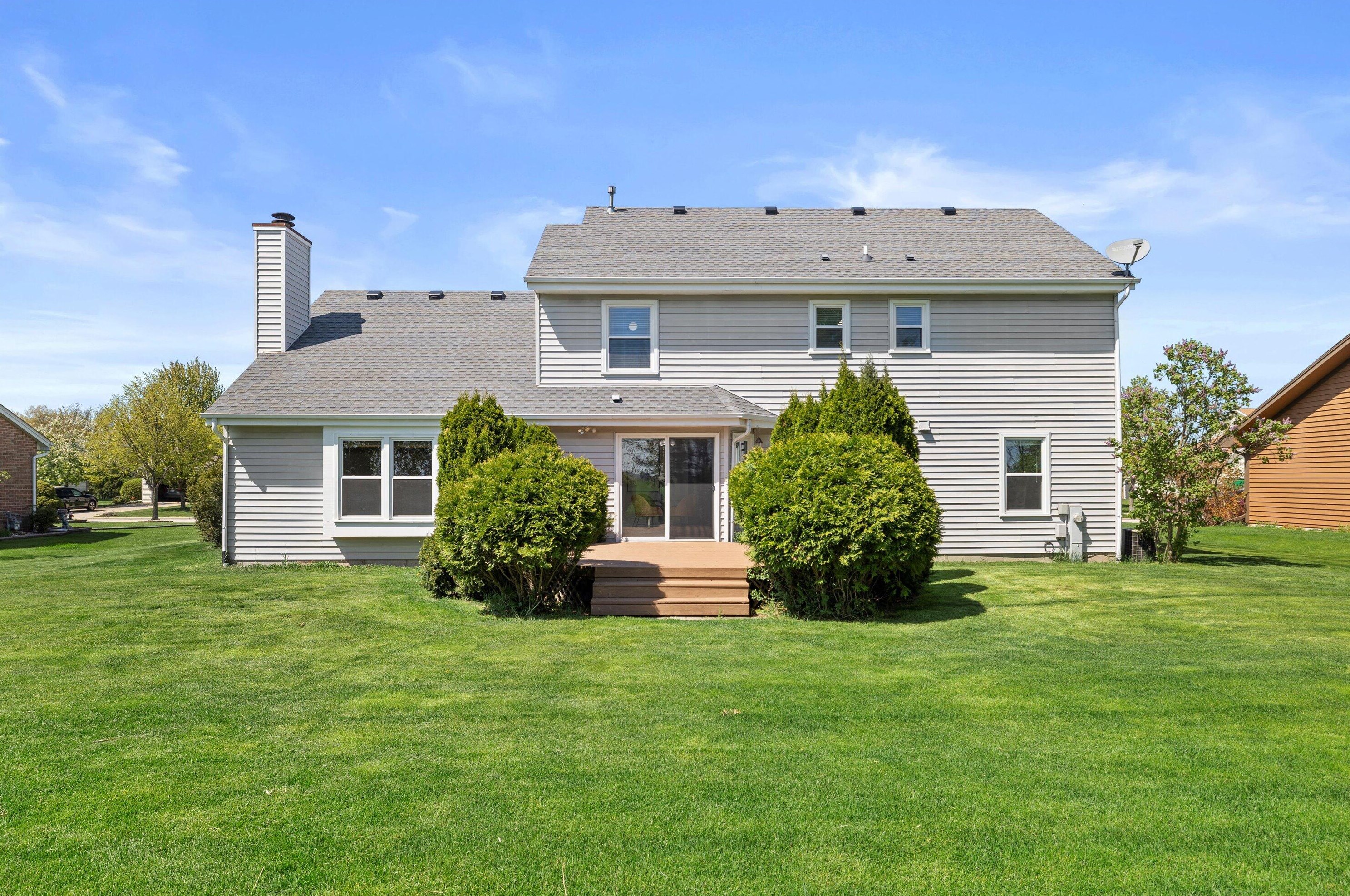 7835 Briarwood Dr, Hales Corners WI  53132-8843 exterior