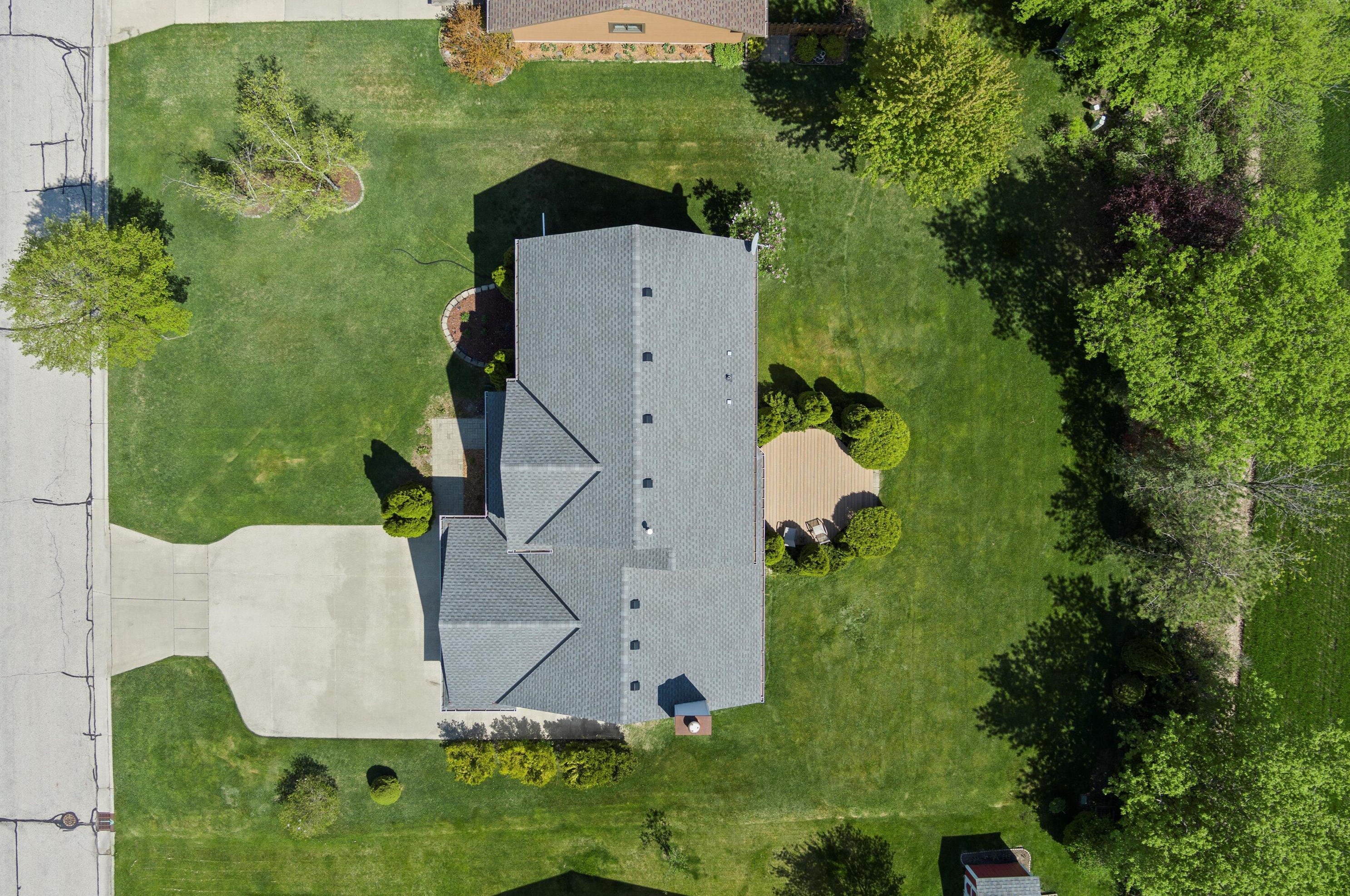 7835 Briarwood Dr, Hales Corners WI  53132-8843 exterior