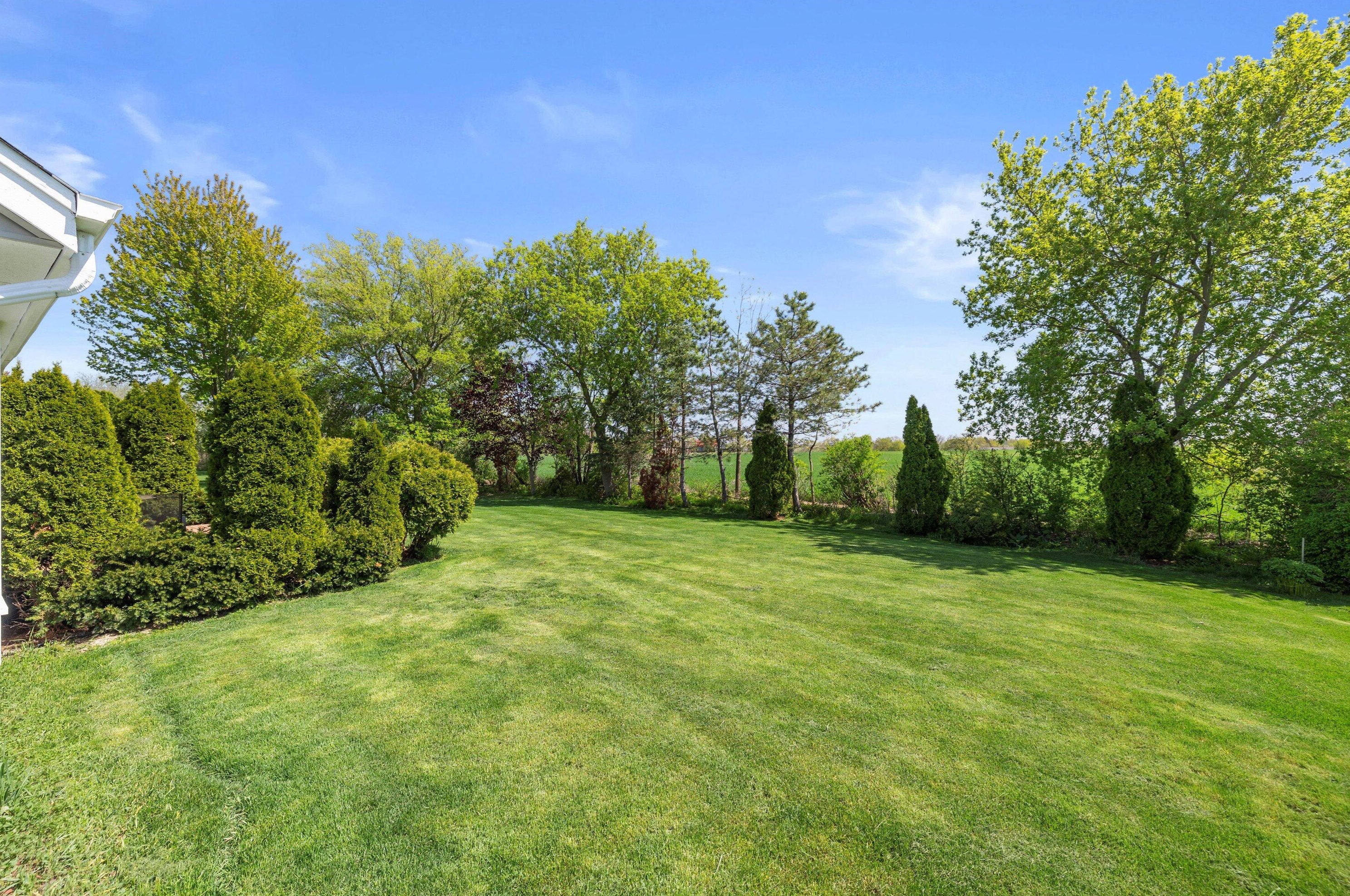 7835 Briarwood Dr, Hales Corners WI  53132-8843 exterior