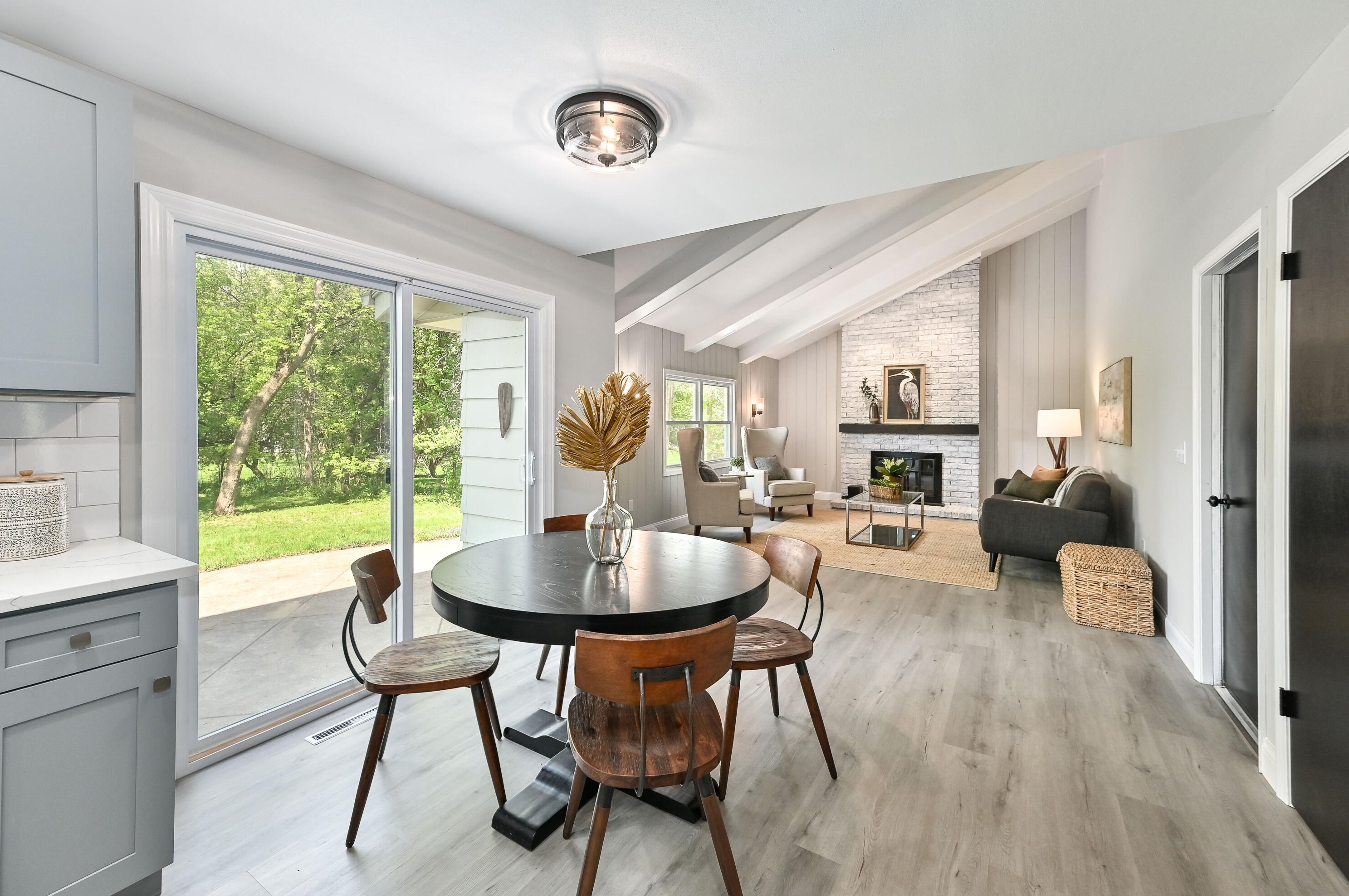 2505 Brookfield Rd, Brookfield WI  53045-4114 exterior