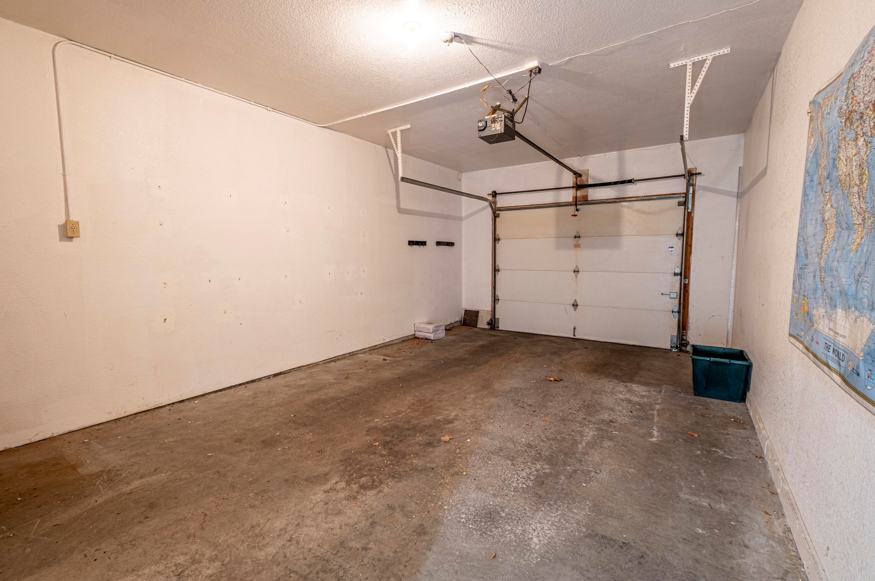 1339 Hillwood Blvd, Pewaukee WI  53072-6515 exterior
