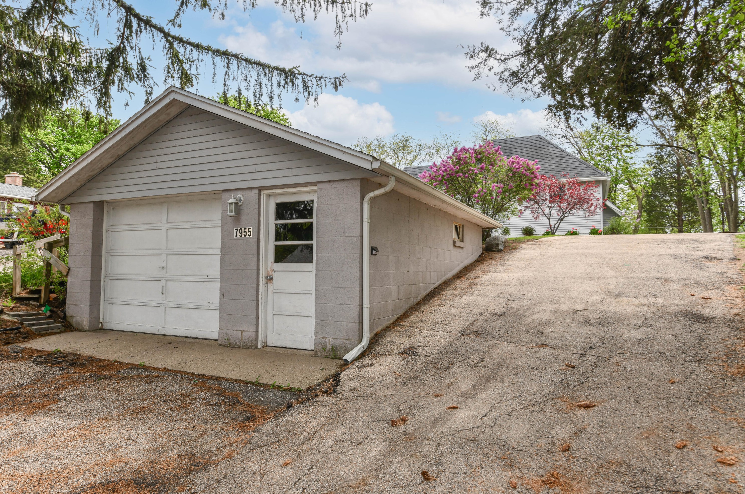 7955 Mchenry St, Lyons WI  53105-8792 exterior