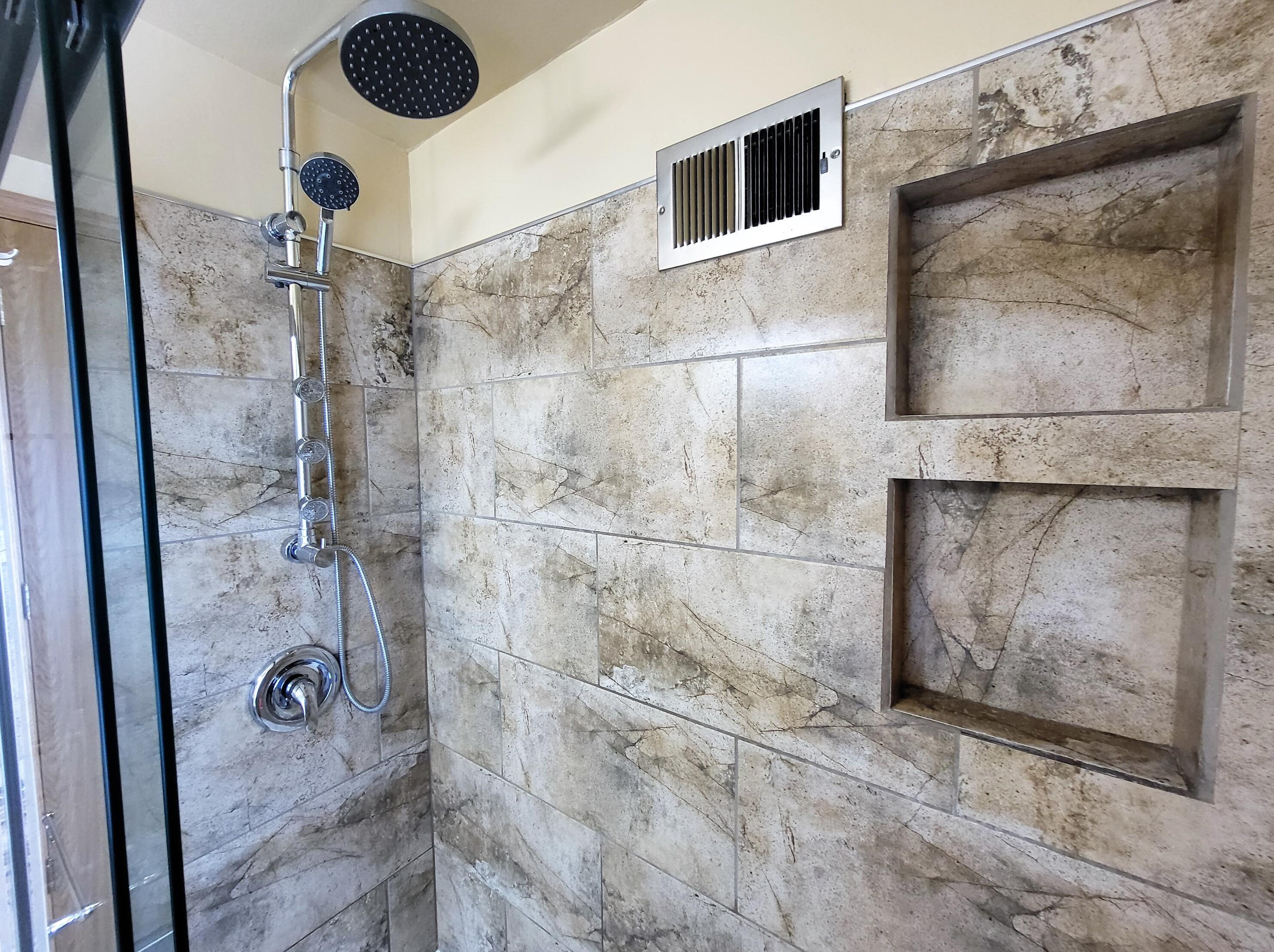 1703 Menomonee Ave, South Milwaukee WI  53172-2941 exterior